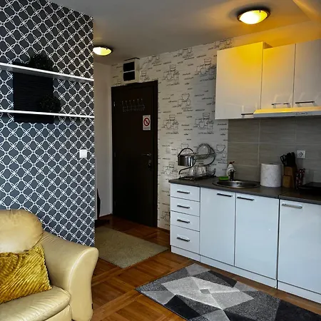 Meri In Kraljevi Cardaci Apartman *